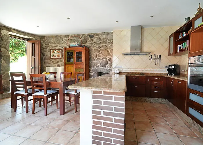 Galihost - Casa Con Piscina Próxima A Sanxenxo