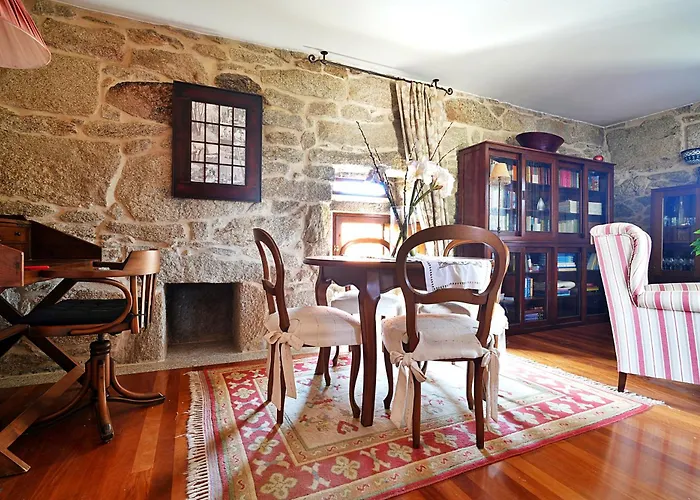 Galihost - Casa Con Piscina Próxima A